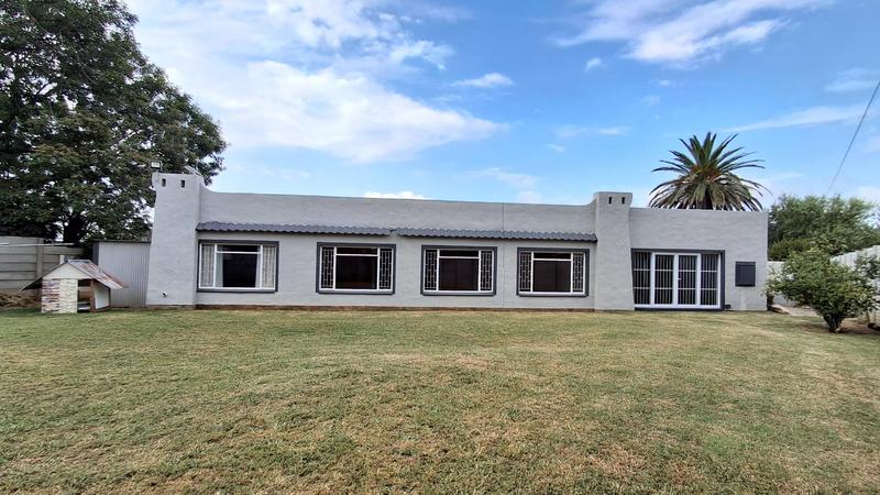 5 Bedroom Property for Sale in Meyerhof Free State
